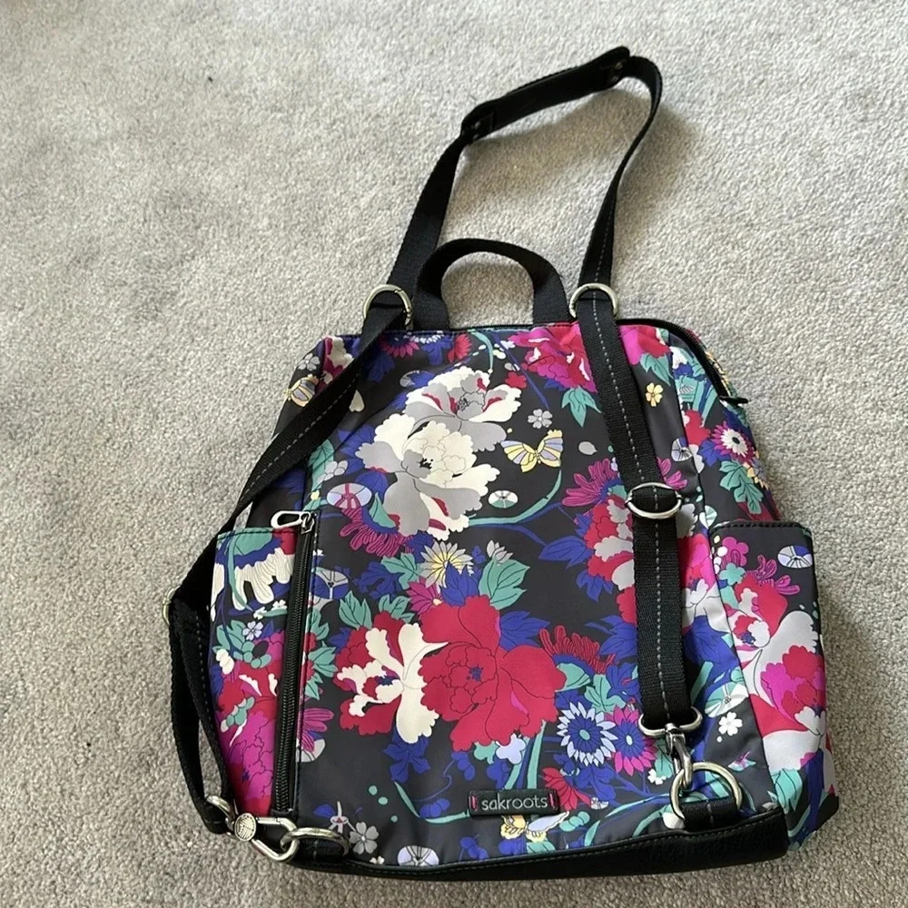 SAKROOTS Loyola Large Convertible Backpack EUC - Picture 3 of 6